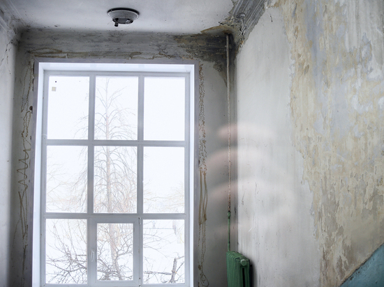 Треть школ Нижнего Новгорода пожаловалась на протечки крыш