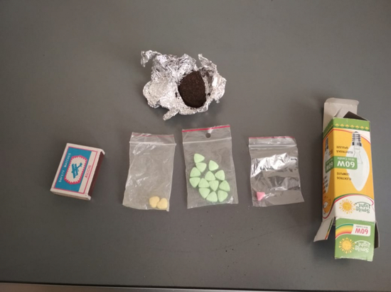 Калининградская наркосбытчица прятала амфетамин в коробках из-под лампочек