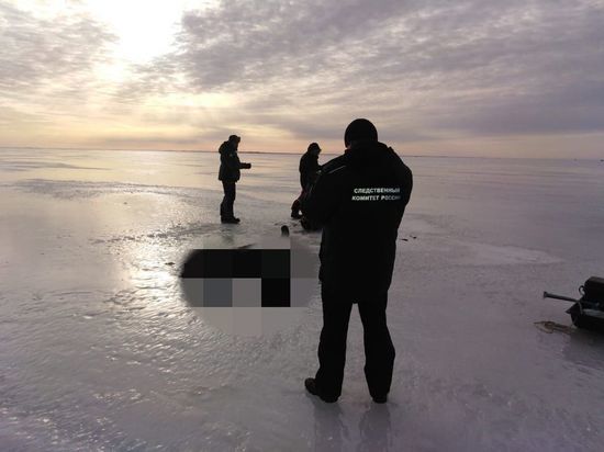 На льду Чудского озера в Псковской области обнаружен труп иностранца