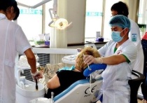 Мы уже рассказывали нашим читателям, что жительница Южно-Сахалинска, после череды неудачных попыток поправить свое здоровье на острове, решила рискнуть и отправиться лечить зубы в Китай