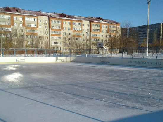 Из-за трещин льда в Ульяновске временно закроют каток у "Ориона"