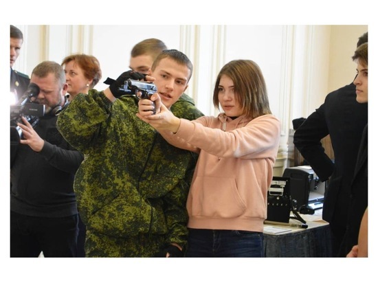 Старшеклассники из Серпухова познакомились с военными профессиями