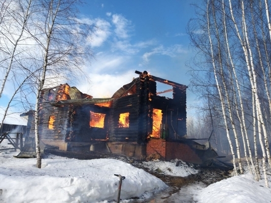 Жилой дом полностью сгорел под Калугой