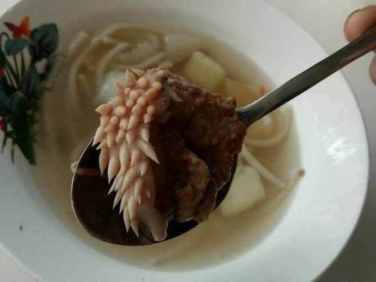 В суп попала щека коровы со слюнными железами