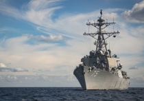 Появились фото американского эсминца, входящего в Черное море