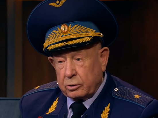 Кузбасский космонавт Алексей Леонов уехал из России
