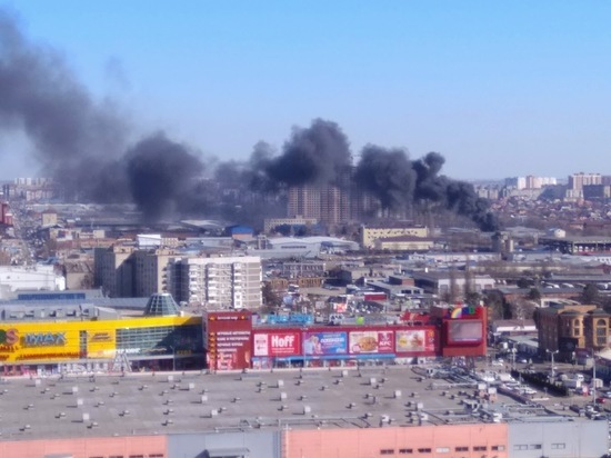В Краснодаре на складах произошёл крупный пожар площадью в 450 квадратных метров