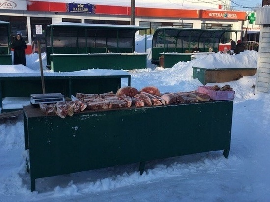 На чебоксарском рынке выявили нелегальных торговцев мясом и молоком