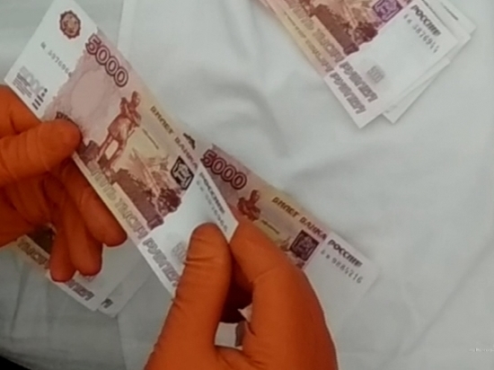 Под Волгоградом мужчина обманул жену знакомого на 600 тысяч рублей
