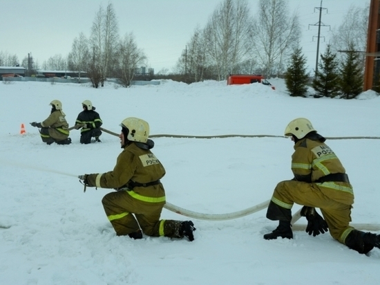 Пожарные Мордовии устроили соревнования в снегу
