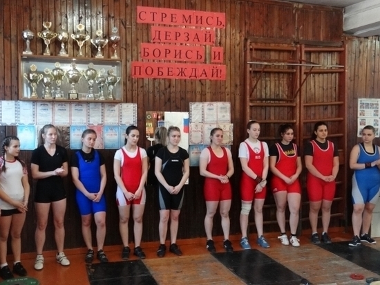 Определились призеры первенства по тяжелой атлетике в Волгограде