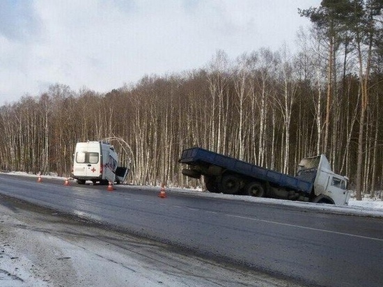 В Брянской области скорая попала в ДТП: пострадали четверо