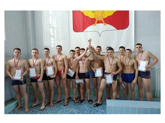 В Серпухове для школьников провели «Эстафету поколений» по плаванию