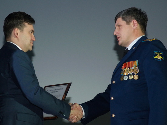 Военнослужащих и ветеранов поздравил губернатор Ивановской области