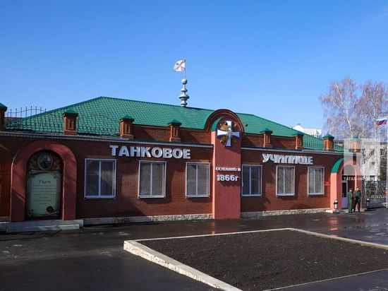Танковое училище в Казани получило орден Жукова