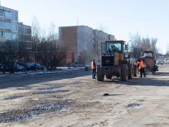 Михаил Ведерников обвинил власти Пскова в «плачевном» состоянии дорог
