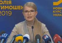Один из главных претендентов на пост президента Украины Юлия Тимошенко обвинила действующего главу государства Петра Порошенко в подкупе избирателей