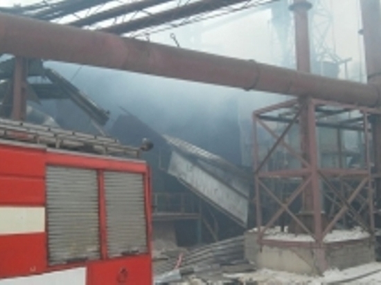 14 работников спасались от пожара на комбинате в Тверской области