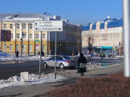Асфальт вздулся в центре Барнаула