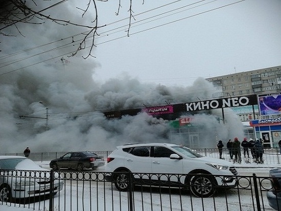 В Таганроге сгорел магазин шаурмы
