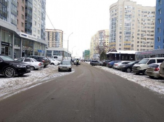 В Екатеринбурге двоих детей сбили машины