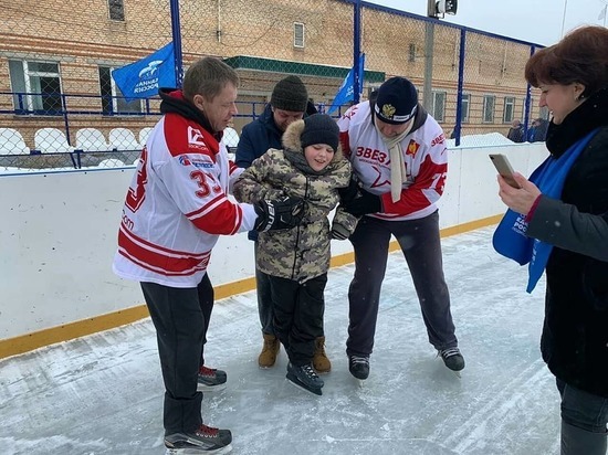 В Серпухове завершилась зимняя акция «Выходи играть в хоккей»