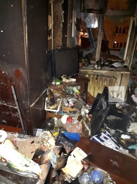Шесть человек эвакуировали из горящего дома в Казани