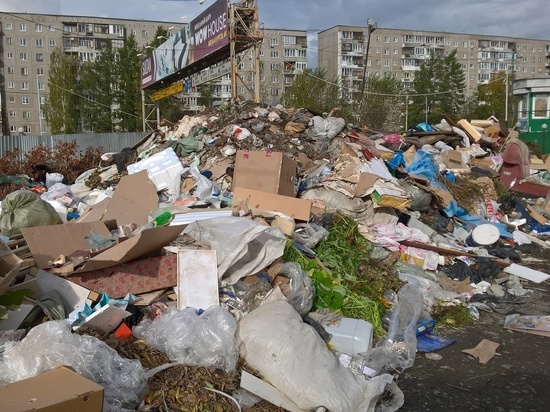 Свердловчанам, которые "отрезаны от мира", выставили счета за вывоз мусора