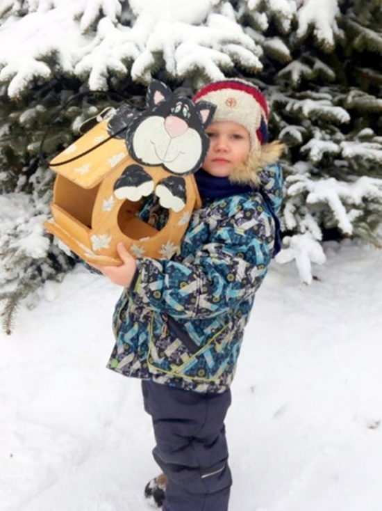 5-летний житель Тверской области смастерил лучшую кормушку