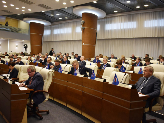 Депутаты поддержали поправки в главный финансовый документ, предложенные губернатором