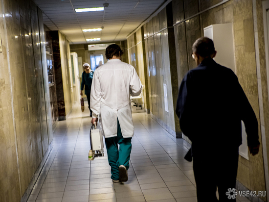 Окулист работал пластическим хирургом в клинике Кузбасса