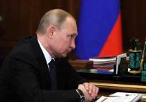 Президент Владимир Путин поручил правительству продлить амнистию капитала до 1 марта 2020 года