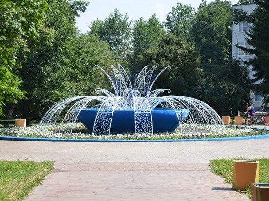 Власти Екатеринбурга пообещали откопать в этом году фонтан на Уралмаше