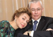 Вдова со-основателя НТВ Игоря Малашенко журналистка Божена Рынска связала смерть медиаменеджера со своей "войной" с его экс-супругой Еленой Пивоваровой