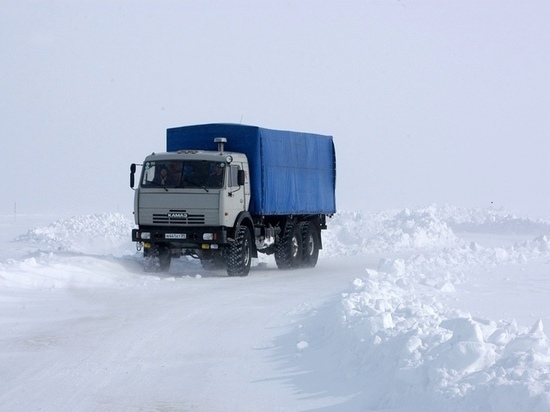 На Ямале погода позволила открыть для автолюбителей зимние дороги
