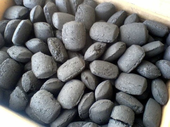Кузбасская компания презентовала угольные брикеты для частных домов