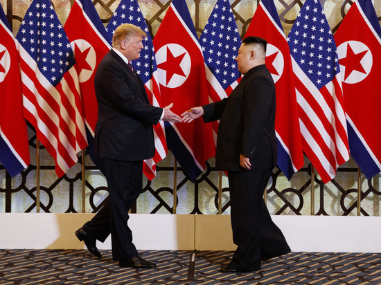 Лидеры США и КНДР начали в Ханое второй день саммита