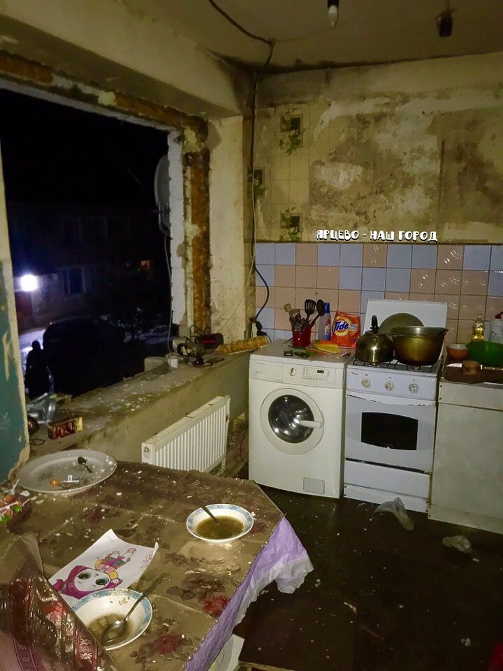 Последствия взрыва газа в одной из квартир в Ярцево