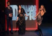 Ольга Бузова и Лолита исполнили зажигательный танец на церемонии музыкальной премии «Звуковой дорожки» ZD Awards