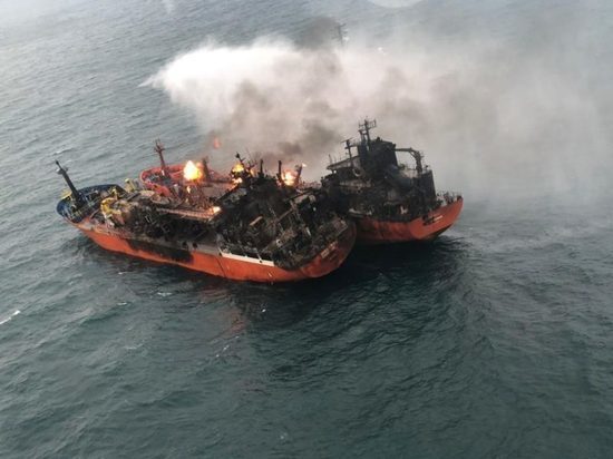 В Чёрном море потушили пожар на одном их танкеров