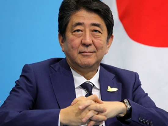 Абэ заявил, что больше не намерен откладывать перенос авиабазы США