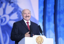 Президент Белоруссии Александр Лукашенко в ходе "Большого разговора" с общественностью и журналистами в Минске заявил, что президент России Владимир Путин предлагает ему рубль в качестве единой валюты для двух стран