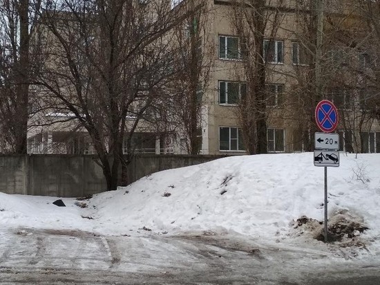 В Воронеже у детской больницы запретили парковку