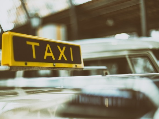 В Рязани выявили 15 таксистов-нелегалов