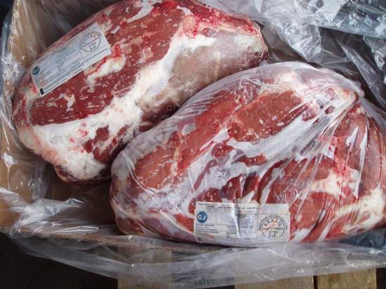 В порту Балтийска застряли 27 тонн говядины из Парагвая