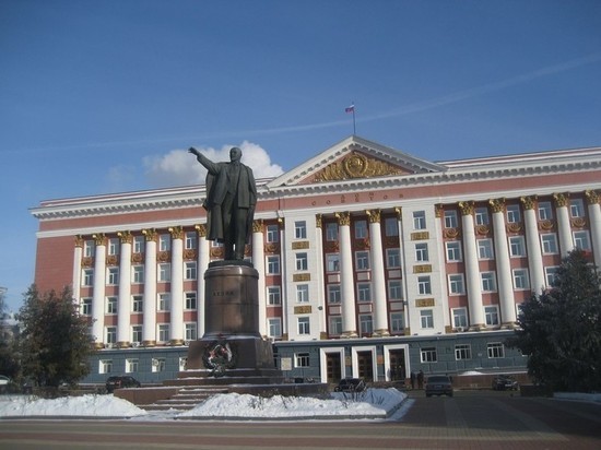 На ремонт памятника Ленина потратят всего 200 тысяч рублей