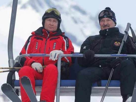 Лукашенко назвал катание на лыжах с Путиным "частью политики"