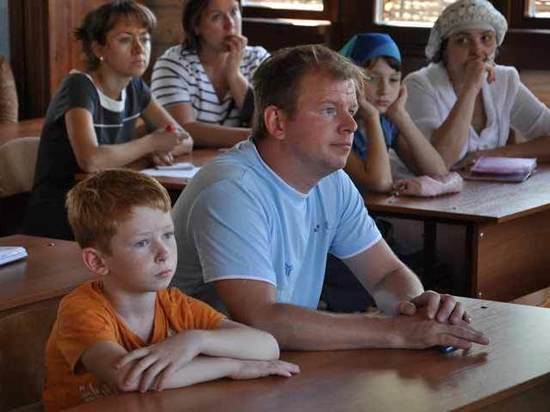 Хорошо учиться школьнику мешают родственники: узнай в себе родителя-хулигана или ябеду Хорошо учиться школьнику мешают родственники: узнай в себе родителя-хулигана или ябеду