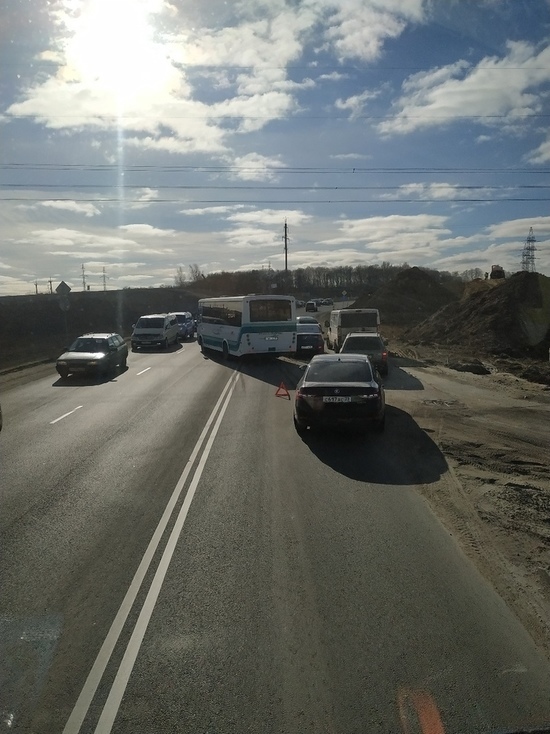 В Калининграде на выезде на Приморское кольцо произошло ДТП с автобусом