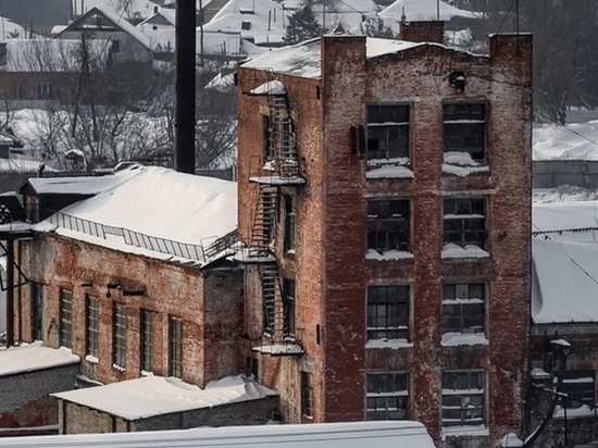 Здание с историей снесли в Барнауле